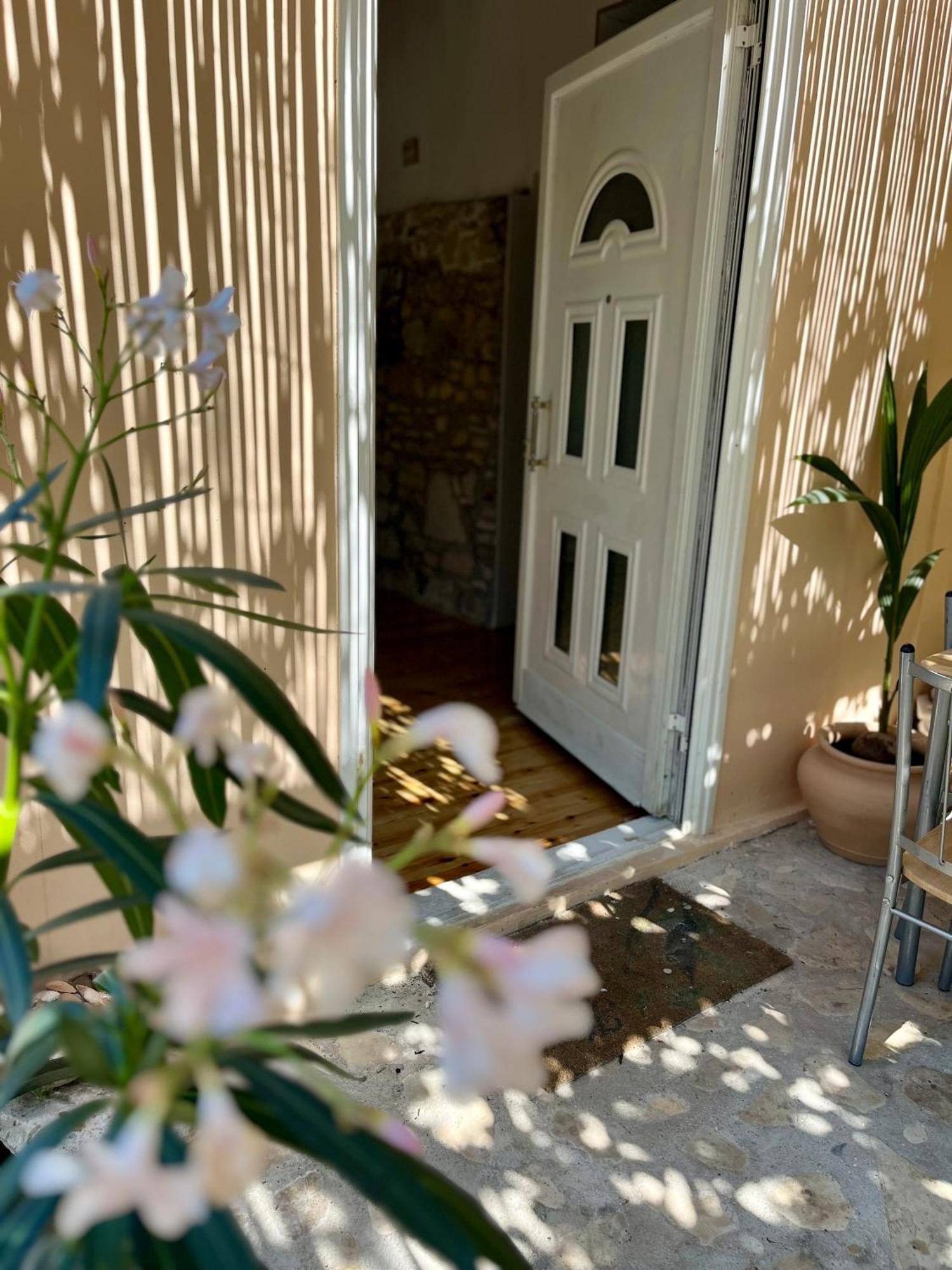 Holiday Oasis With Private Patio And Hammam-Style Bath In Chora-Pithagoreo, Samos Island Villa ปีตาโกเรโย ภายนอก รูปภาพ